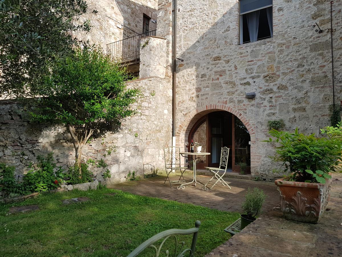 Guest House Il Giardino Колле-ди-Валь-д'Эльса Экстерьер фото