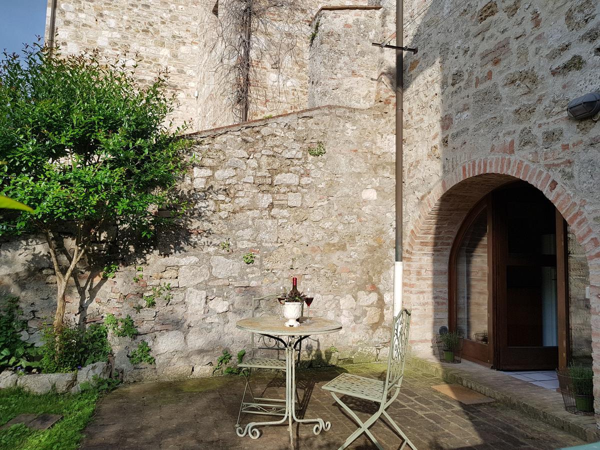 Guest House Il Giardino Колле-ди-Валь-д'Эльса Экстерьер фото