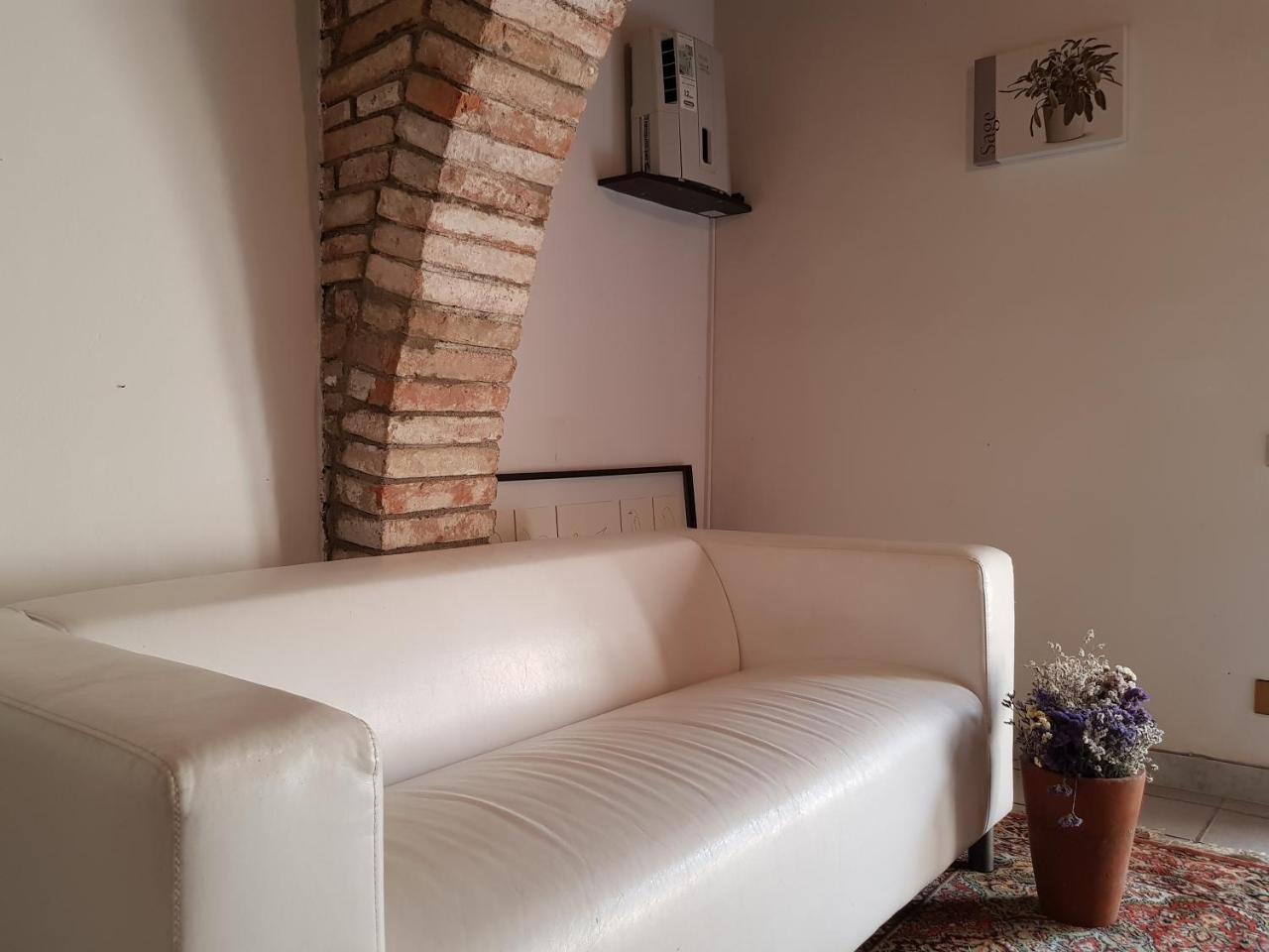 Guest House Il Giardino Колле-ди-Валь-д'Эльса Экстерьер фото
