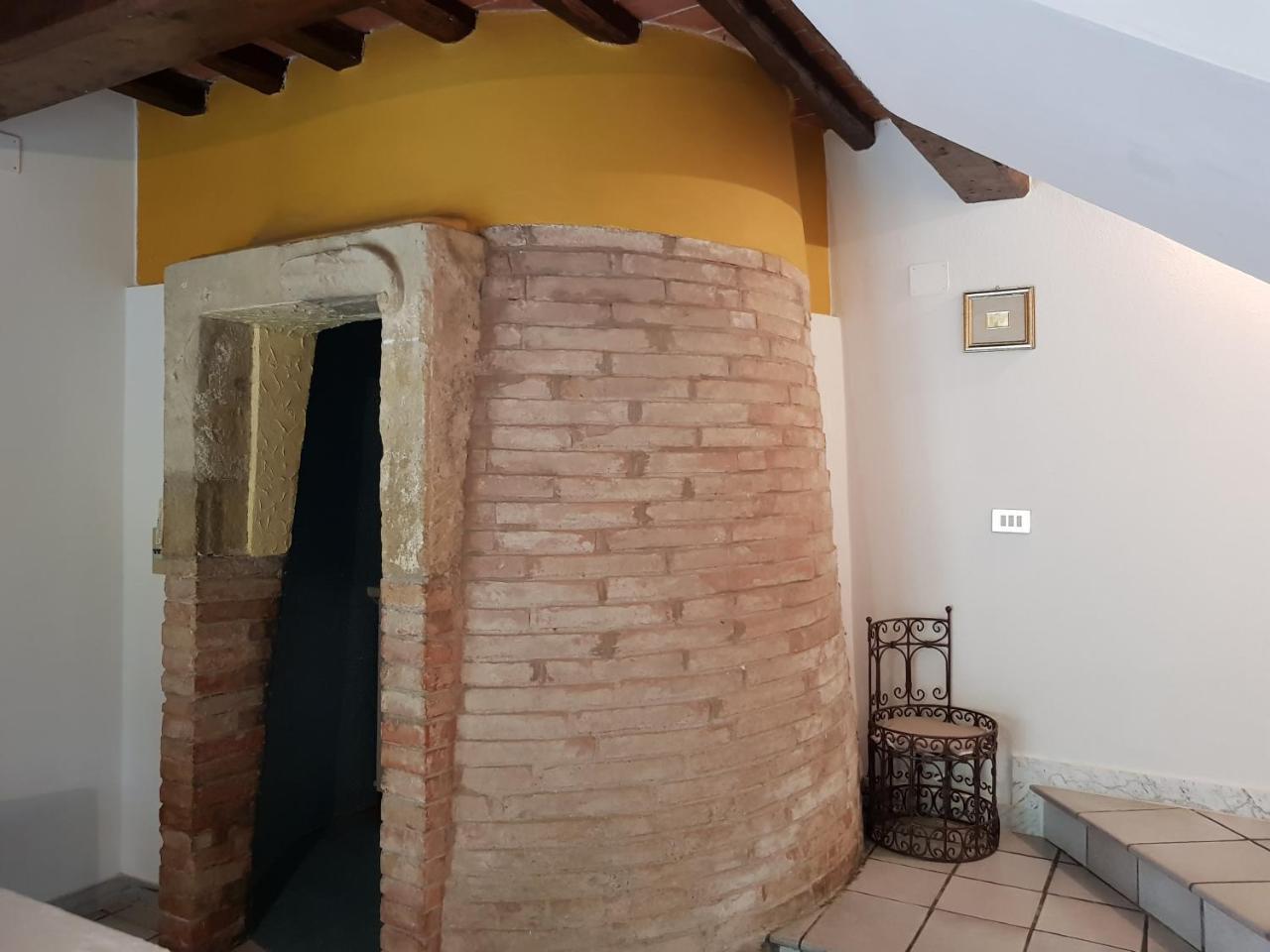 Guest House Il Giardino Колле-ди-Валь-д'Эльса Экстерьер фото